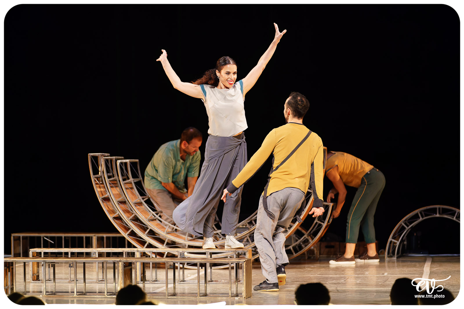 ESENCIAL (VAIVEN CIRCO)